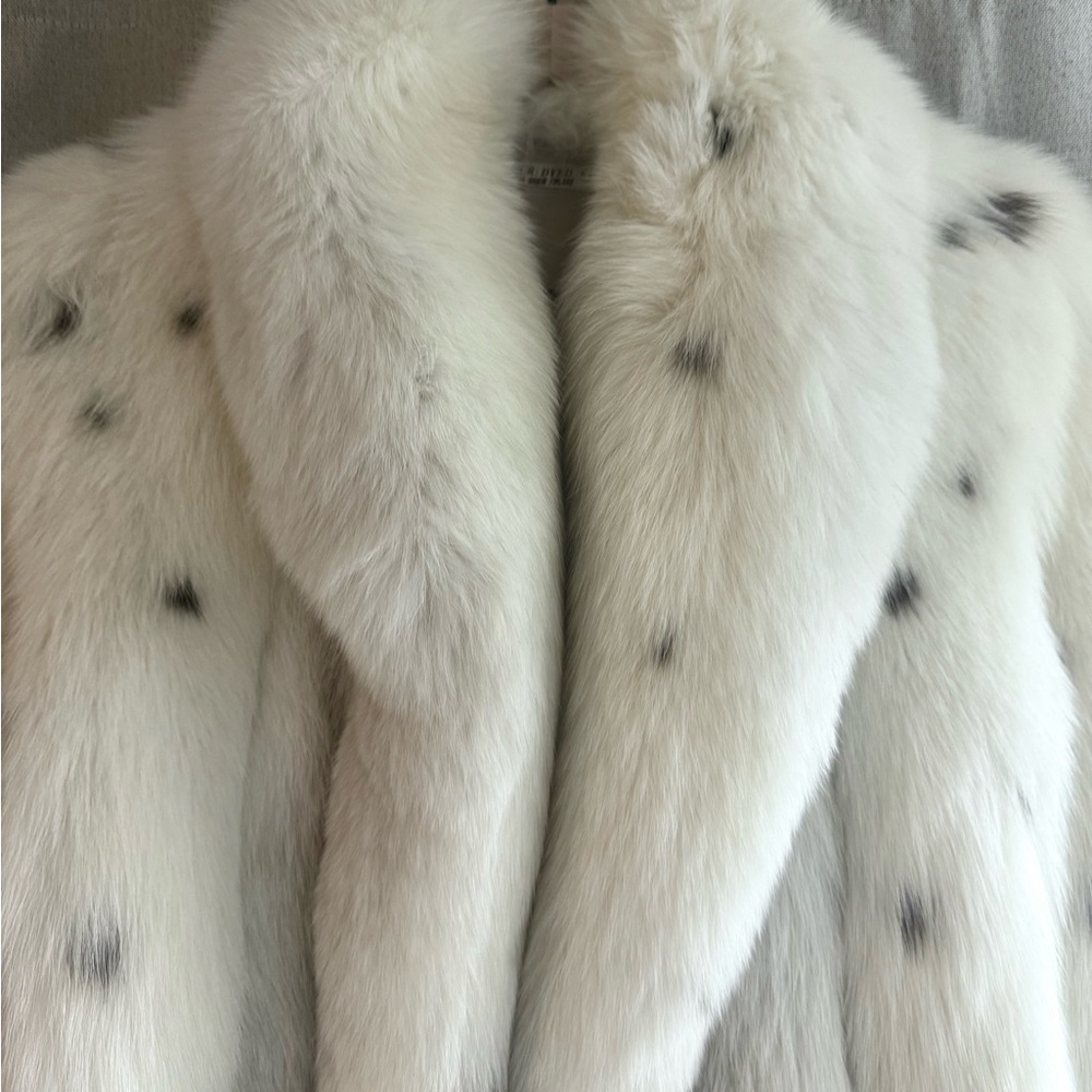Luxury White Genuine Vintage Spotted Fox Fur Coat - Picture 4 of 8